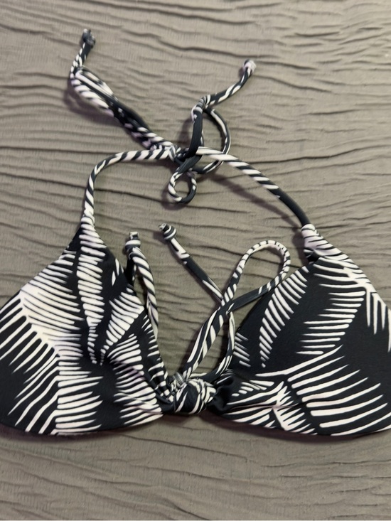 Volcom Other - Volcom Black & White Palm-Print Triangle Bikini Top